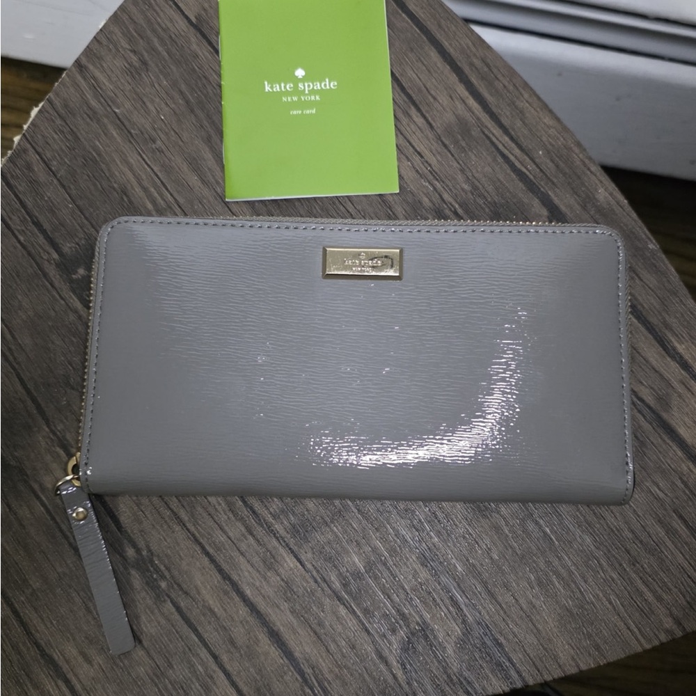Kate Spade Glossy Gray Zip Wallet